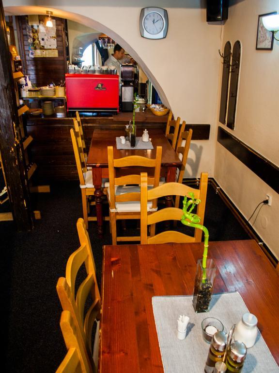 希尔克雷餐厅及酒店 库特纳霍拉 外观 照片